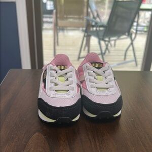 Puma Kids Sneakers - Pink and Black